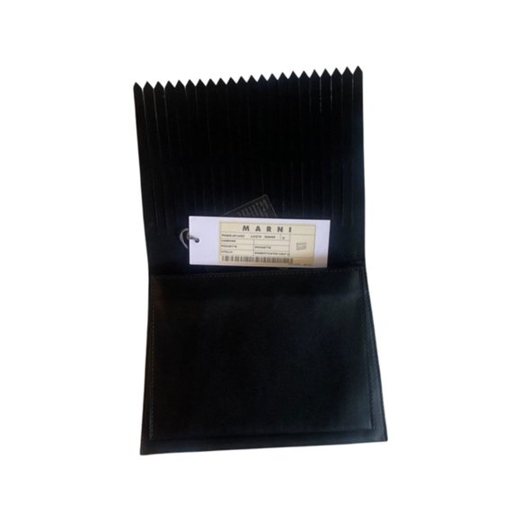 Marni Handbags - *NEW WITH TAGS* Beautiful Marni Clutch